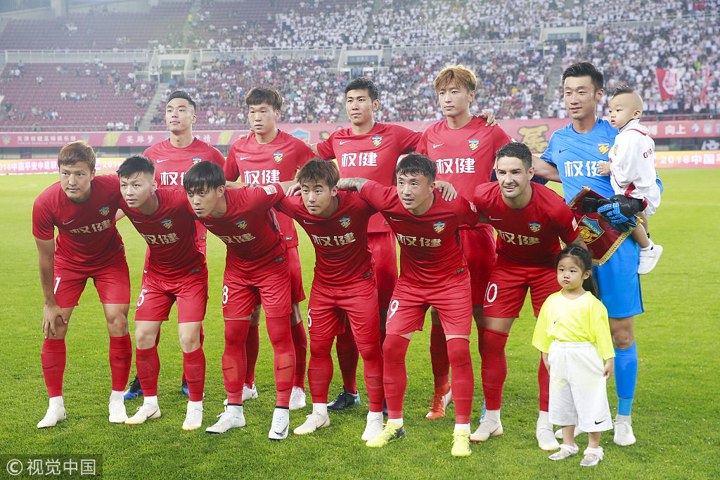 坑完曼联坑热刺，“欧洲黑店”甩卖三人，狂赚1.7亿事了拂衣去